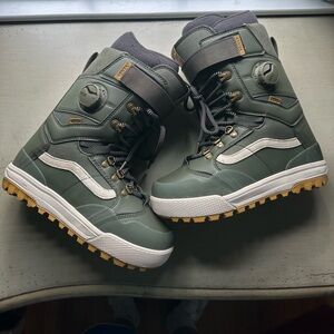 Vans Snowboard Boots WMNS 8